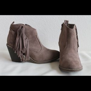 Fringe Heeled Booties Zip Up sides